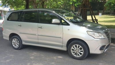 Bán ô tô Toyota Innova E năm sản xuất 2014 màu bạc chính chủ giá chỉ